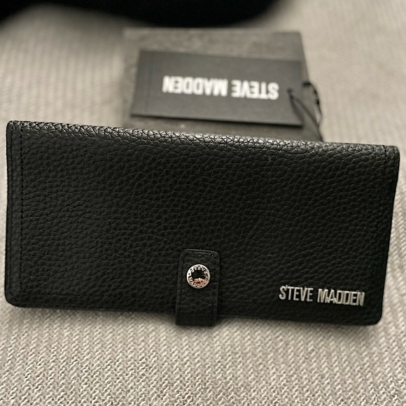 NWT – Steve Madden Foldover Wallet (Black) - Picture 1 of 6